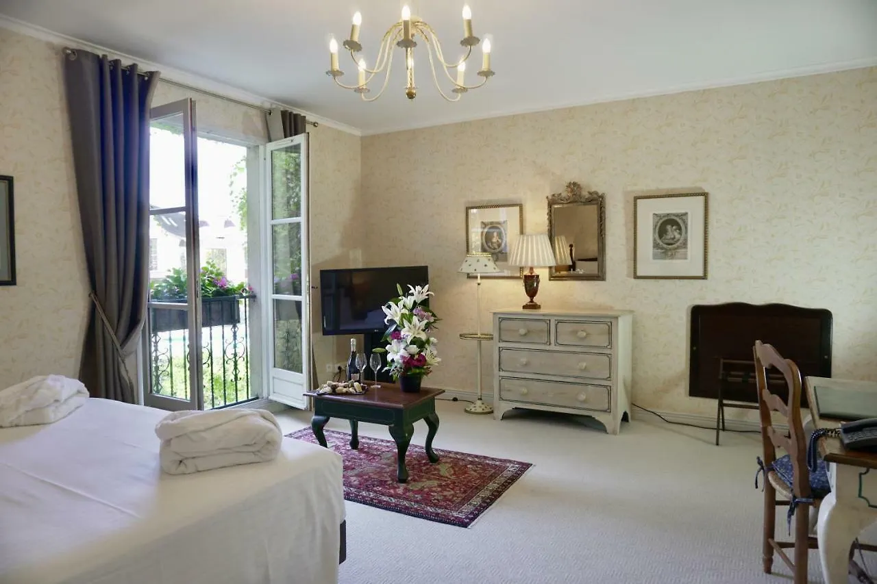Hotel Le Manoir De Gressy